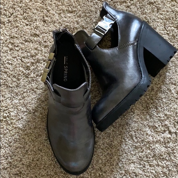 Chunky cutout buckle boot - Picture 2 of 3